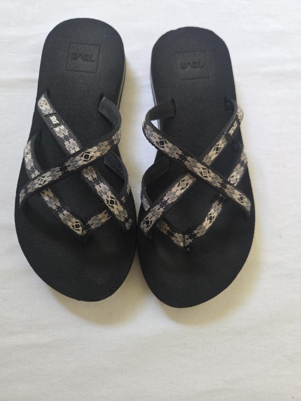 Teva Olowahu Black Geometric Strappy Flip Flops Sandals Size 6
